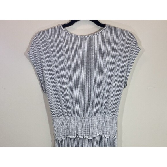 Women’s Jumpsuit Bundle Size M Stripe & Gray Wrap Style Sleeveless 2 Piece Lot - Picture 7 of 10